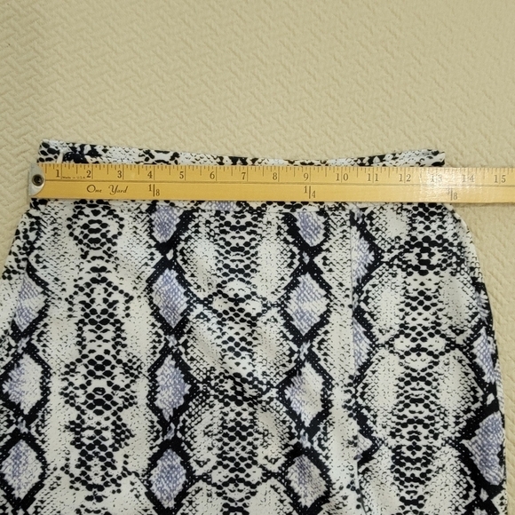 Shein Snake Print Mini Skirt with split Size Small - Picture 8 of 14